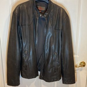 Danier men’s XL dark chocolate brown leather moto jacket. In excellent condition